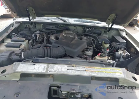 2000 Mercury Mountaineer from USA, damaged, VIN 4M2ZU76E1YUJ14370